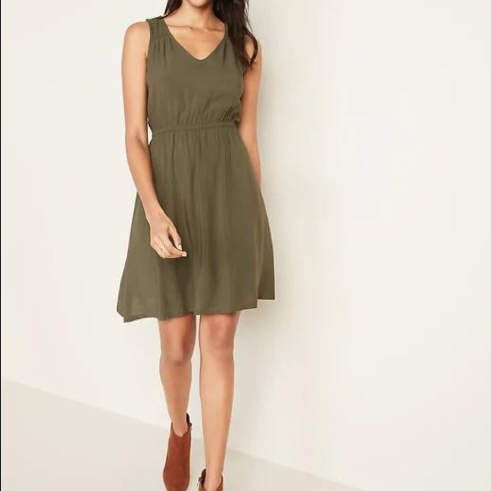 Old Navy Sleeveless Waist-Defined Dress M